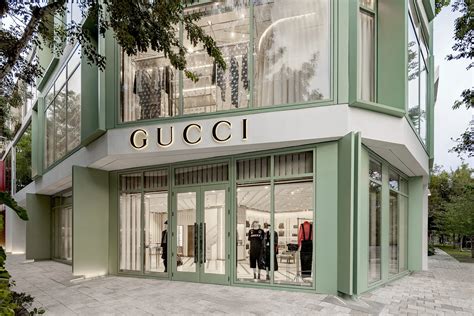 gucci store in miami florida